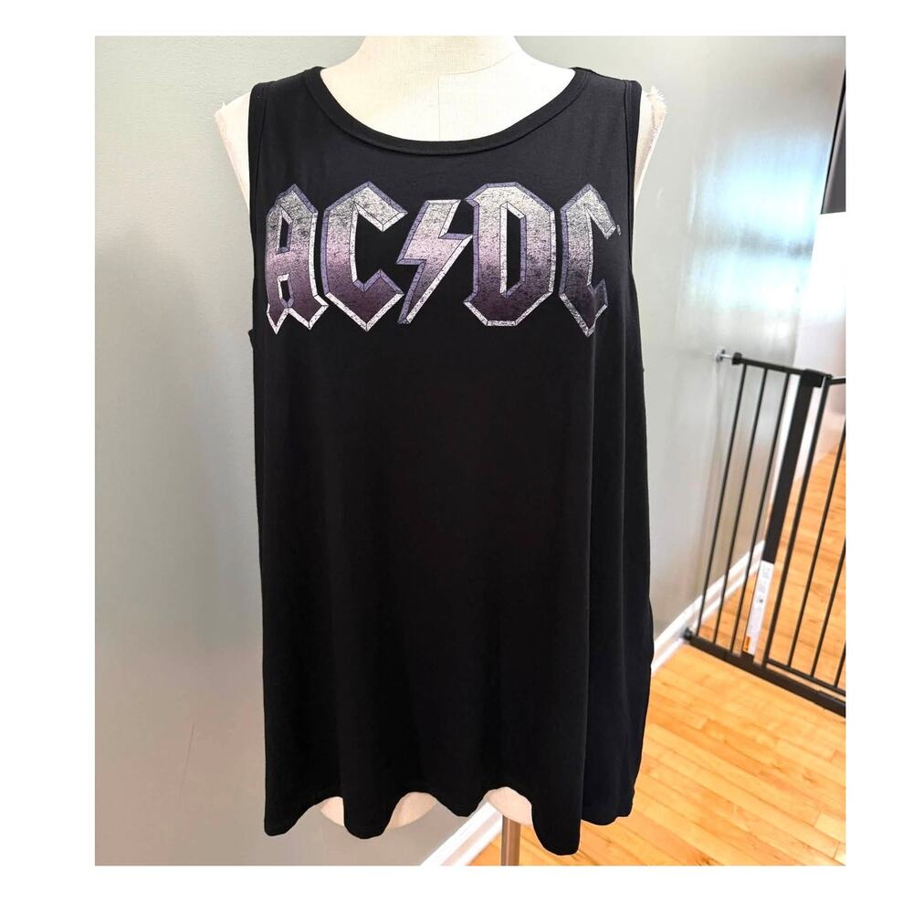 Torrid 4 (4X 26) AC/DC Ombre Logo Classic Fit Rock Concert Graphic Tank‎ Top New